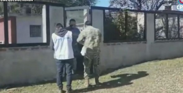 Ejército acompaña a vecinos aislados en Icho Cruz