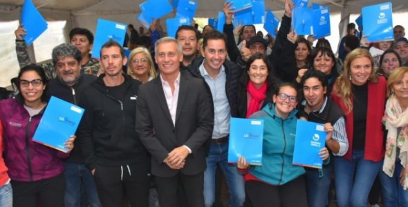 La Provincia entregó el Programa Lo Tengo y Vivienda Semilla en Carlos Paz