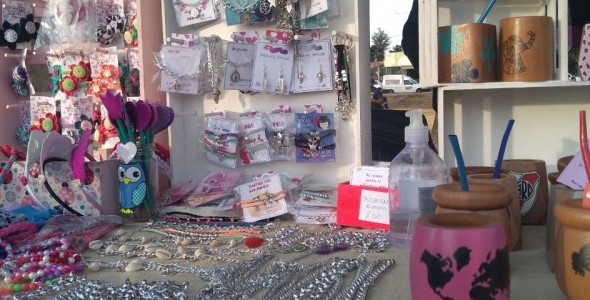 Volvió la feria barrial junto a emprendedores y artesanos