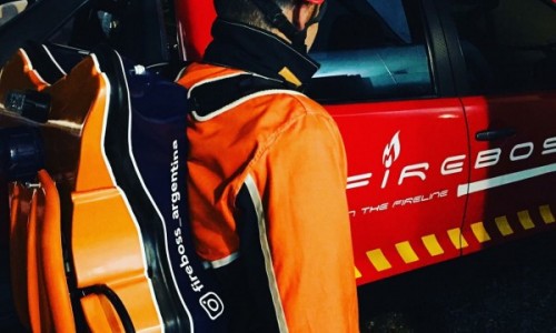 Creó una mochila forestal ergonómica para facilitar la tarea de los bomberos