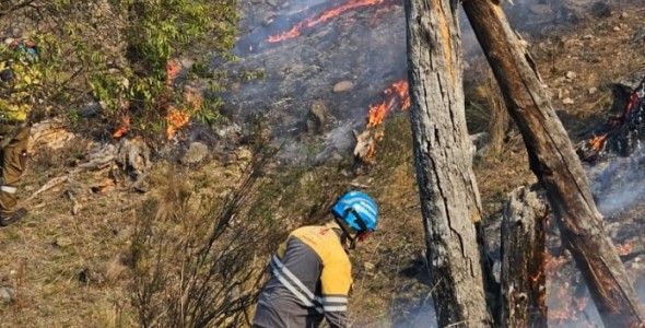 BOMBEROS CONTUVIERON DOS INCENDIOS EN EL SUR Y EL NORTE PROVINCIAL