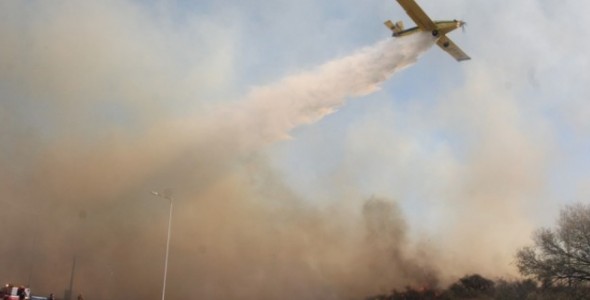 Corte en la autopista Carlos Paz-Córdoba por incendio forestal