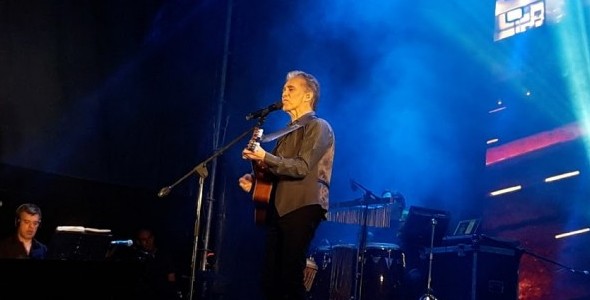 Jairo hizo cantar a vecinos y turistas en Carlos Paz 