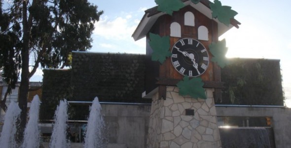 Inauguraron el Jardín Vertical en el Reloj Cucú