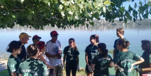 Jornada de limpieza en el lago San Roque