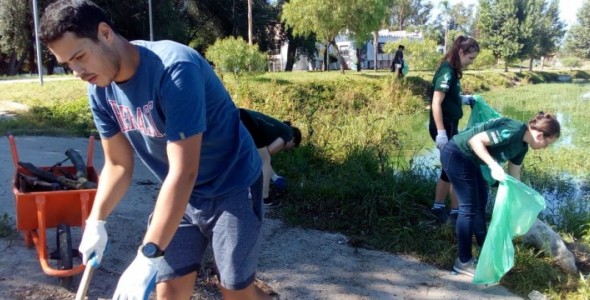 Organizan nueva jornada de limpieza en las costas del lago