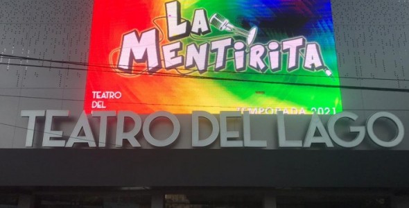 Presentan la comedia La Mentirita en el Teatro del Lago