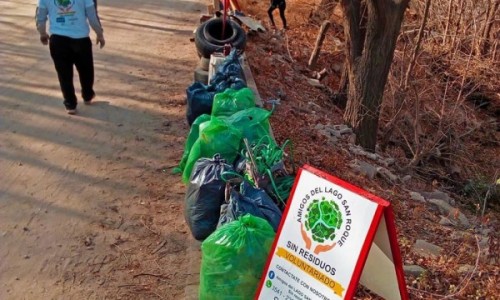 Organización de vecinos retomo la limpieza en la costas del lago