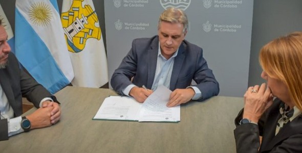 LLARYORA IMPULSA LA LICENCIA DE CONDUCIR DIGITAL PARA LA CIUDAD DE CÓRDOBA
