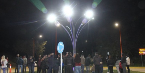 Inauguración de luces LED en barrio Colinas