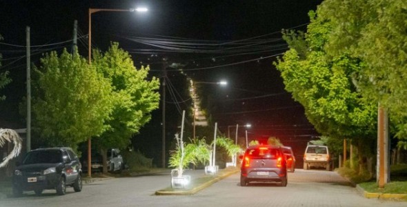 VCP ILUMINA: SOLARES DE LAS ENSENADAS 100% ILUMINADO