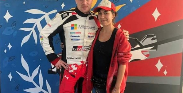 Artista local pintó un mural para el equipo Toyota del WRC