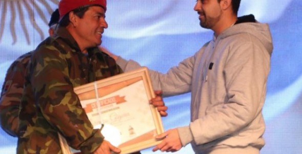 Se entregaron las donaciones de la proyección Malvinas en Primera Persona