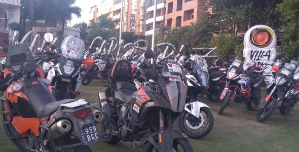 Encuentro de motos KTM en la ciudad