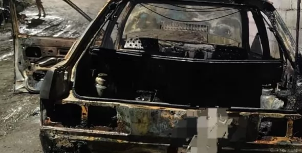 Se incendió un Ford Escort en barrio El Fantasio