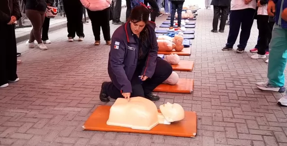 “Tus Manos Pueden Salvar una Vida”: Vecinos y turistas participaron de una jornada de capacitaci