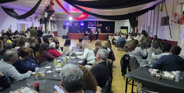 El IESS celebró sus 75 años con el gran baile del reencuentro de las promociones