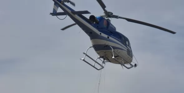 La Provincia reforzó la vigilancia aérea con helicóptero y aviones hidrantes ante el riesgo extre