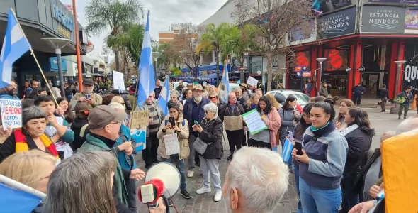 Nueva marcha de jubilados en Carlos Paz: convocan a las 18 y suman el apoyo de gremios