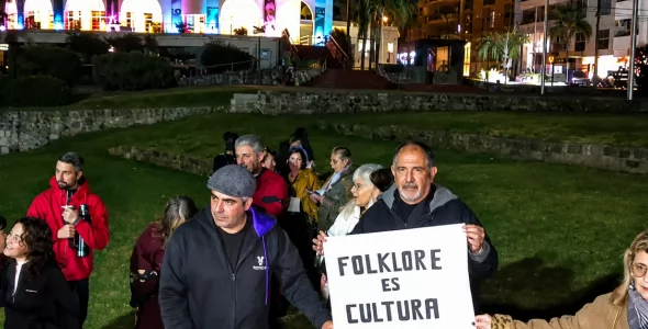 Protesta bailada en Carlos Paz: alumnos reclamaron por cambios en los talleres de folklore