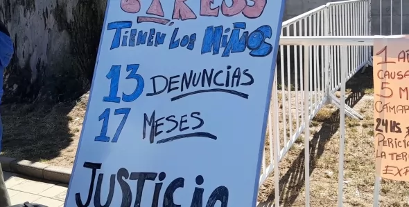 Familias volvieron a marchar frente a Tribunales de Carlos Paz y reclamaron avances en la investigac