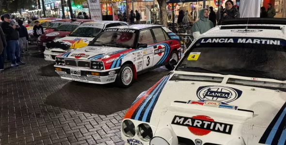 Las Leyendas del Rally volvieron a Carlos Paz y pasaron por el centro de la ciudad