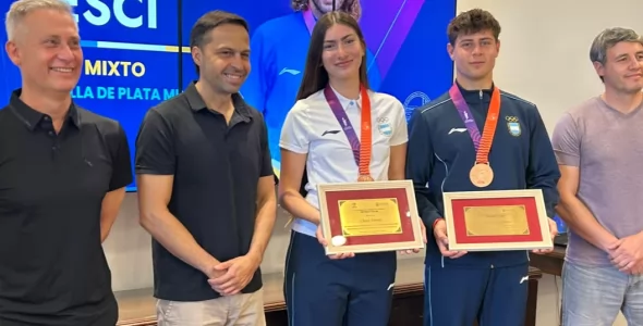 Reconocimiento del municipio a deportistas locales por su desempeño en los XIII Juegos Suramericano