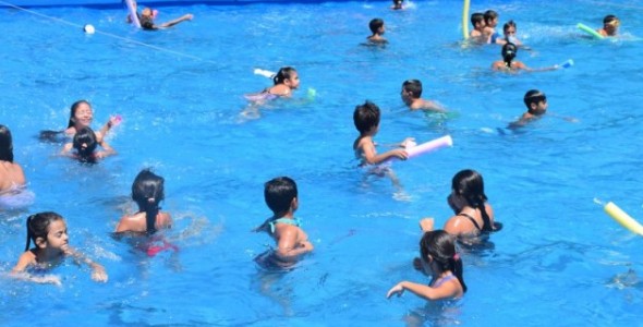 Verano seguro: cómo cuidar a nuestros niños en el agua