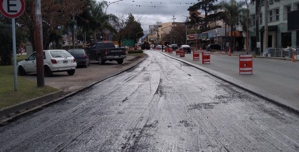Obra de repavimentación en Avenida San Martín