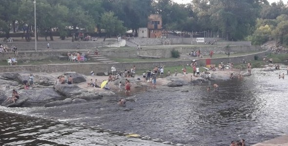Les robaron en un balneario de la ciudad