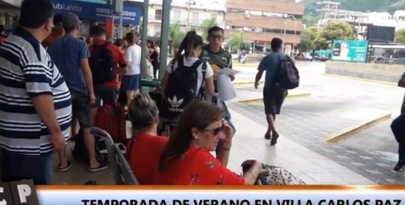 Los turistas disfrutan de Carlos Paz