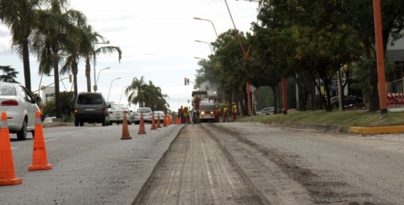 Comenzaron las obras de repavimentación de la principal Avenida de Carlos Paz
