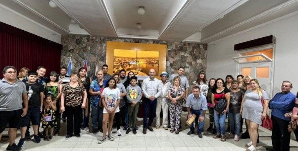 MÁS FAMILIAS DE BARRIO COLINAS RECIBIERON LAS ESCRITURAS DE SUS VIVIENDAS