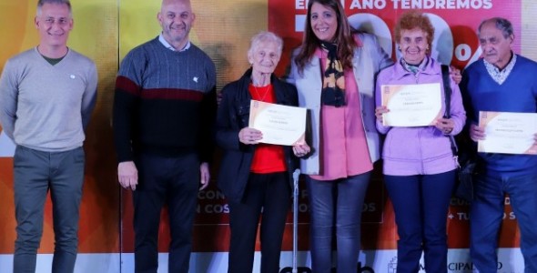 CUMPLIMOS: VILLA CARLOS PAZ 1OO POR CIENTO ILUMINADO CON TECNOLOGÍA  LED